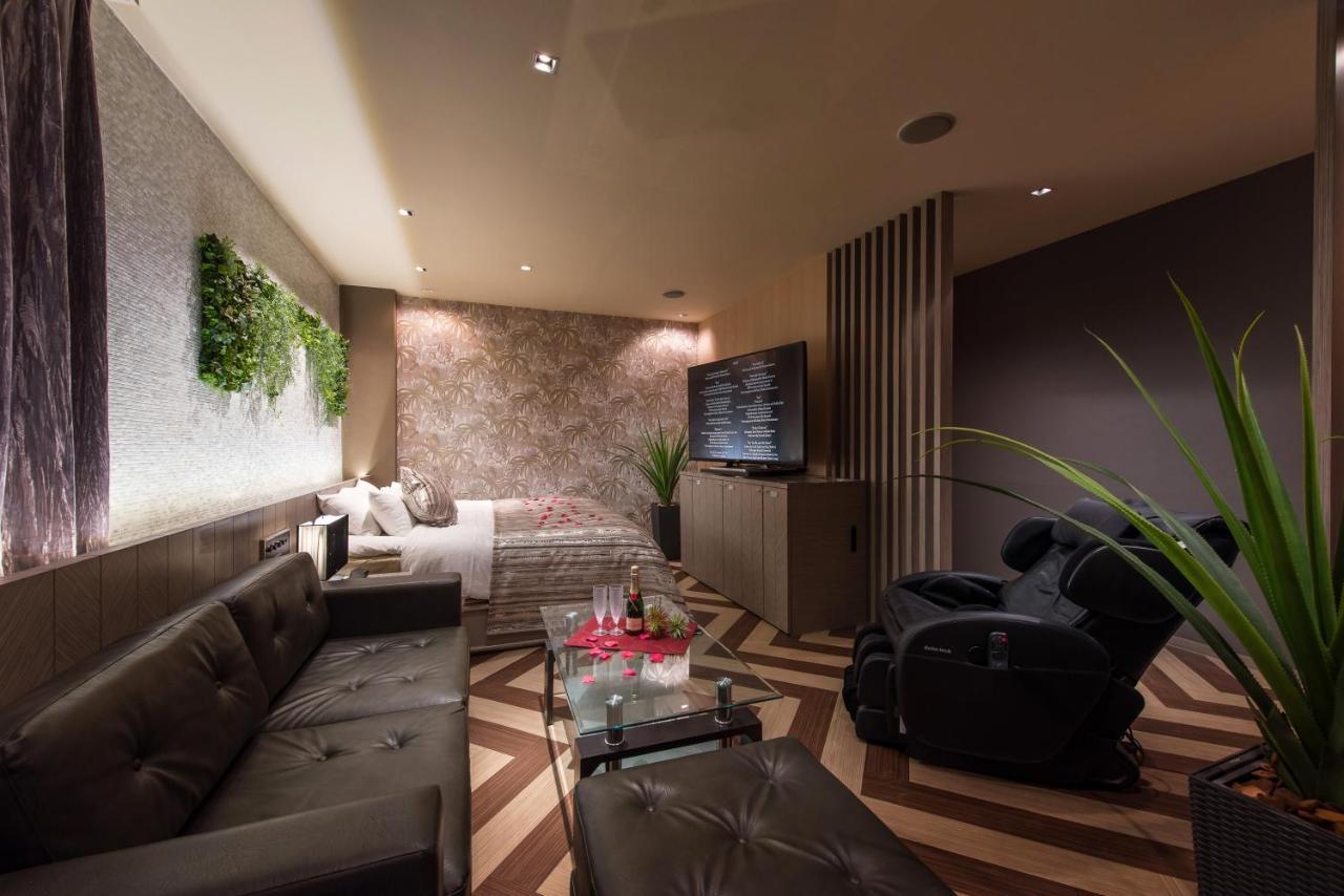 Hotel Lotus Iwatsuki (Adults Only) Сайтама Екстериор снимка