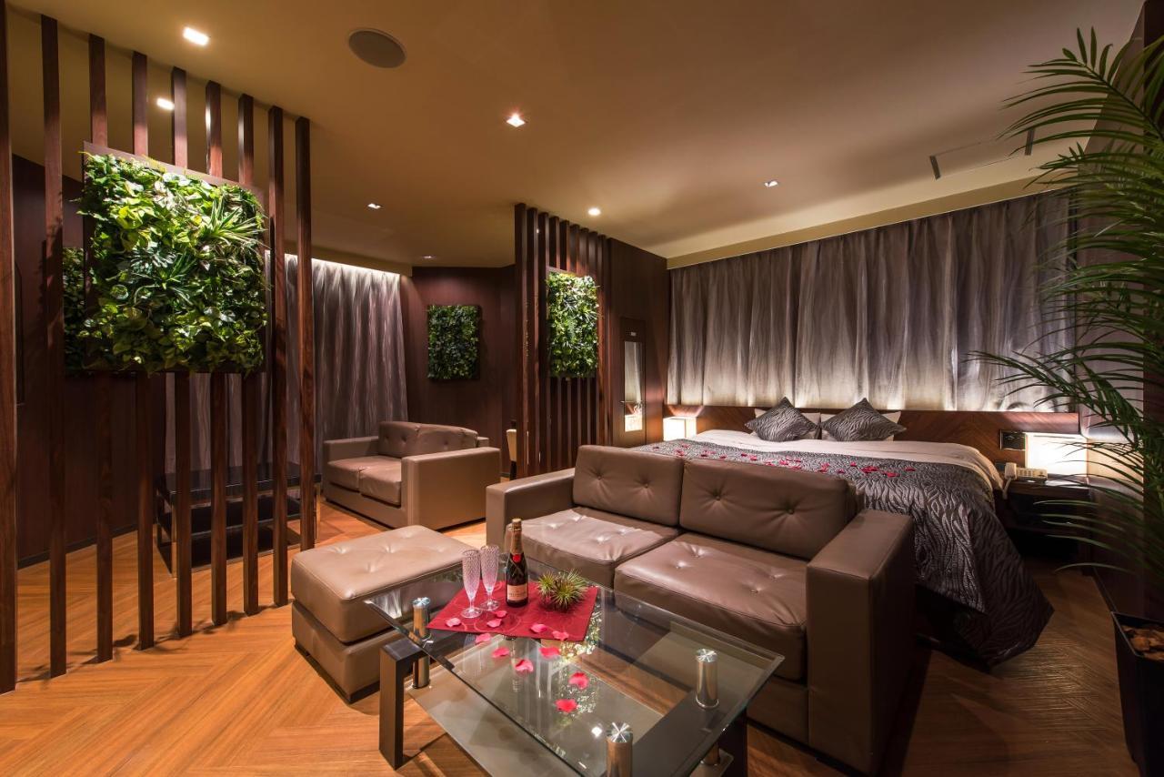 Hotel Lotus Iwatsuki (Adults Only) Сайтама Екстериор снимка