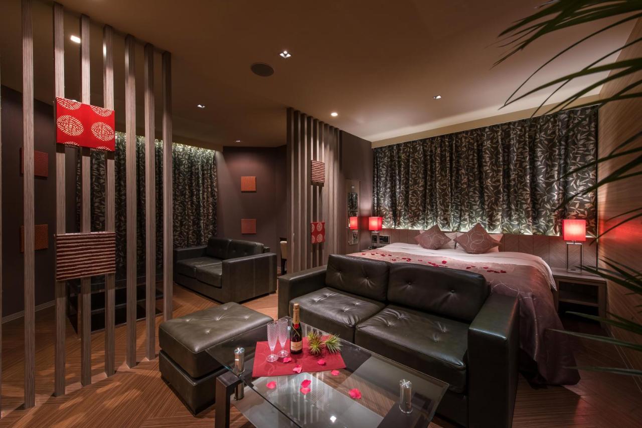 Hotel Lotus Iwatsuki (Adults Only) Сайтама Екстериор снимка