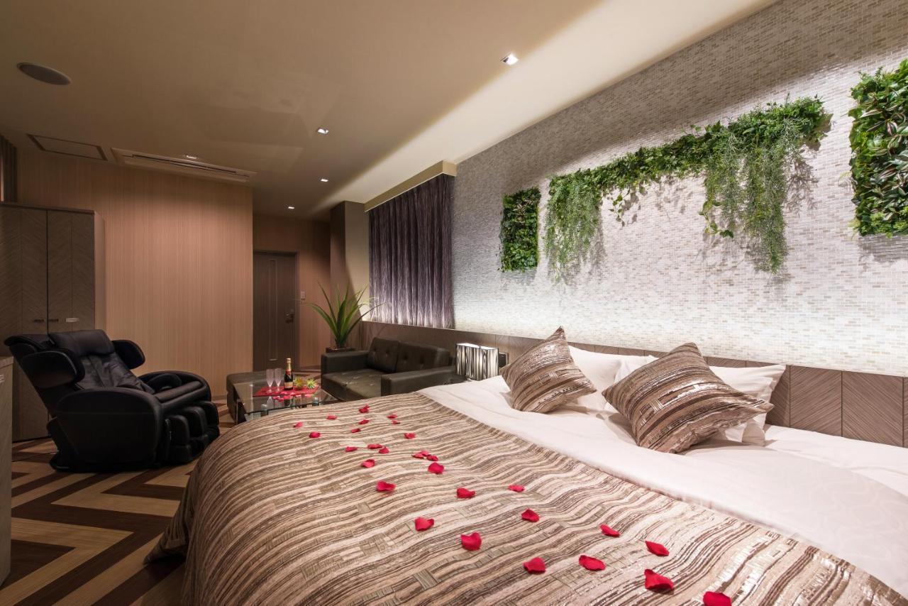 Hotel Lotus Iwatsuki (Adults Only) Сайтама Екстериор снимка
